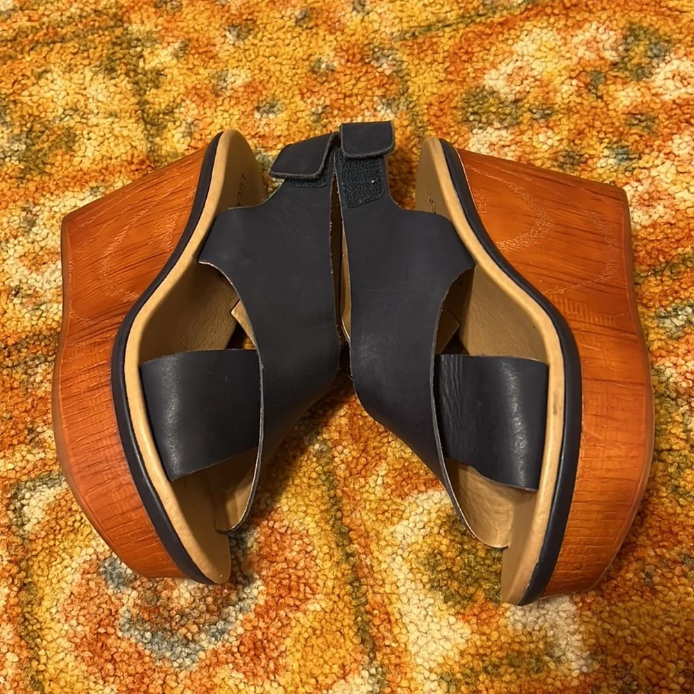 Lucky brand navy wood heel wedges size 6.5